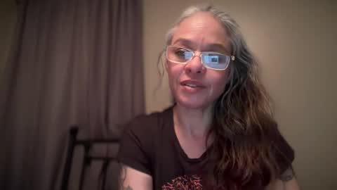 Snapshot of degeneratesaint chatting on 01/12/25, 07:43 Tori online show from 01/12/25, 07:43