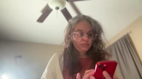 Snapshot of degeneratesaint chatting on 01/25/25, 05:51 Tori online show from 01/25/25, 05:51