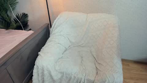 Laura online show from 07/20/26, 10:39