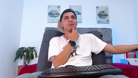 Snapshot of deivid_santoss chatting on 09/24/25, 11:52 Deivid online show from 09/24/25, 11:52