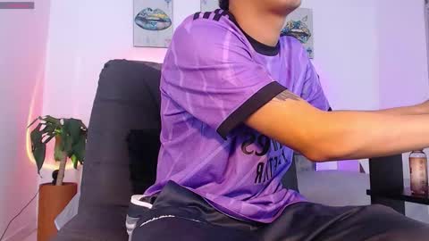 Snapshot of deivid_santoss chatting on 10/23/25, 04:12 Deivid online show from 10/23/25, 04:12