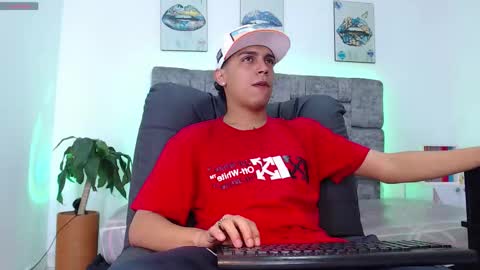 Snapshot of deivid_santoss chatting on 10/24/25, 01:35 Deivid online show from 10/24/25, 01:35