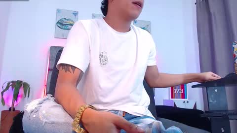 Snapshot of deivid_santoss chatting on 12/14/25, 11:42 Deivid online show from 12/14/25, 11:42