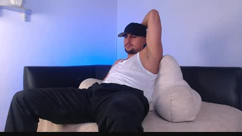 Snapshot of deivy_gram chatting on 04/02/26, 01:58 DEIVY online show from 04/02/26, 01:58