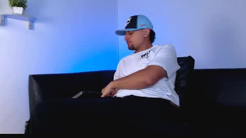 Snapshot of deivy_gram chatting on 04/19/26, 12:00 DEIVY online show from 04/19/26, 12:00
