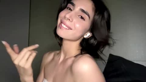 Mila online show from 05/24/26, 02:55