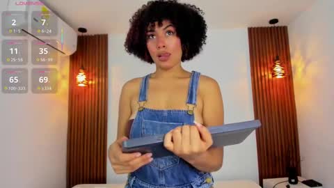 D E L A Y L  A online show from 10/08/25, 12:36