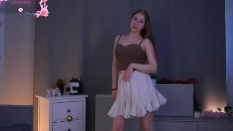 Snapshot of delenavanhekken chatting on 05/16/26, 05:15 Jennyblonde and Violetredhead online show from 05/16/26, 05:15
