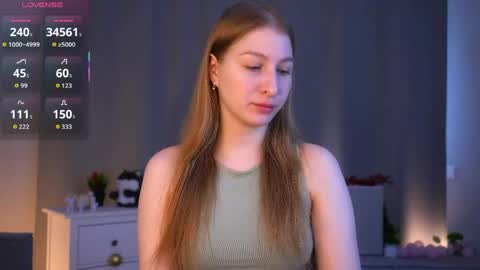 Snapshot of delenavanhekken chatting on 05/17/26, 05:27 Jennyblonde and Violetredhead online show from 05/17/26, 05:27
