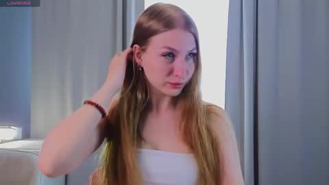 Snapshot of delenavanhekken chatting on 06/04/26, 04:51 Jennyblonde and Violetredhead online show from 06/04/26, 04:51