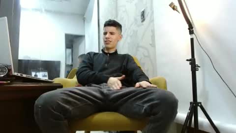 delglo online show from 10/03/25, 08:44