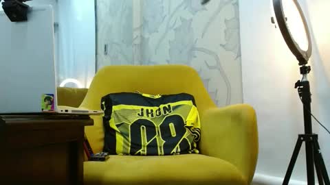 delglo online show from 10/10/25, 04:55