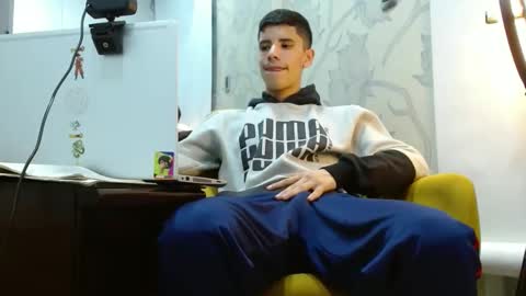 delglo online show from 10/28/25, 03:43