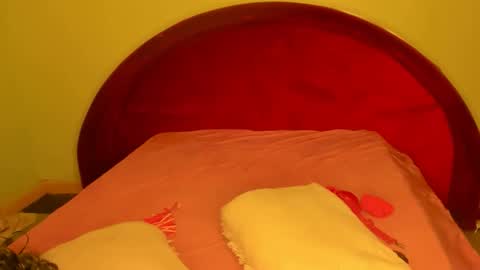 Snapshot of deli_la chatting on 10/25/25, 10:34 deli_la online show from 10/25/25, 10:34