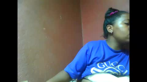 deliah712909 online show from 01/02/25, 06:45