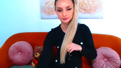 Snapshot of deliciaalove chatting on 11/03/25, 07:04 deliciaalove online show from 11/03/25, 07:04