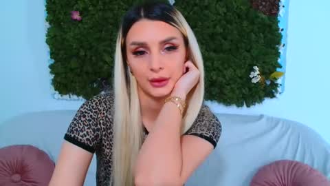 Snapshot of deliciaalove chatting on 12/02/25, 07:20 deliciaalove online show from 12/02/25, 07:20