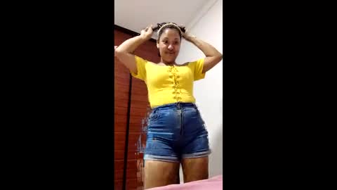Snapshot of delicious_sarah07 chatting on 05/13/26, 12:19 Sarah online show from 05/13/26, 12:19