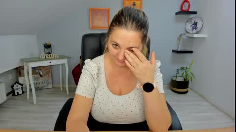 DeliciousLolly online show from 12/11/24, 07:53