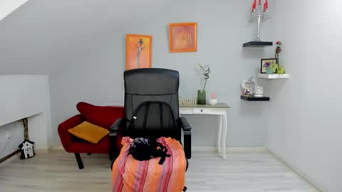 DeliciousLolly online show from 10/17/25, 03:42