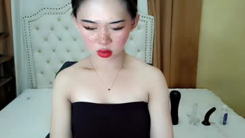 Snapshot of deliciously_sophie chatting on 06/09/26, 02:23 Sophie online show from 06/09/26, 02:23