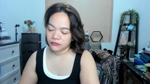 Snapshot of delightfulcurvy chatting on 03/17/26, 12:37 delightfulcurvy online show from 03/17/26, 12:37