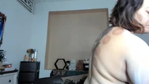Snapshot of delightfulcurvy chatting on 03/24/26, 11:43 delightfulcurvy online show from 03/24/26, 11:43
