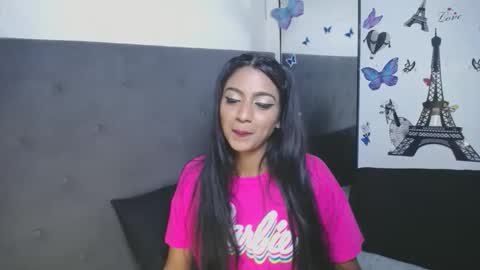 Snapshot of delilah_blazee chatting on 10/26/25, 04:13 Delilah Blaze online show from 10/26/25, 04:13