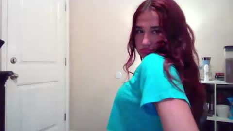 Snapshot of delilahraynee chatting on 06/10/26, 01:06 delilahraynee online show from 06/10/26, 01:06
