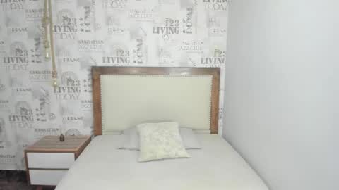 Snapshot of delilaquinn chatting on 11/21/25, 07:45 delilaquinn online show from 11/21/25, 07:45