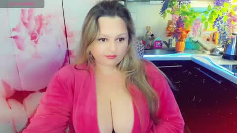 Snapshot of delinnia chatting on 04/25/26, 11:24 Margo online show from 04/25/26, 11:24