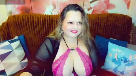 Snapshot of delinnia chatting on 06/27/26, 12:22 Margo online show from 06/27/26, 12:22