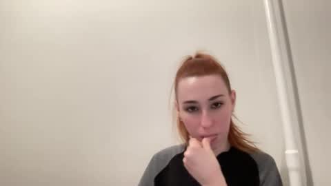 Snapshot of deliverysmile chatting on 02/18/25, 01:43 Delivery online show from 02/18/25, 01:43