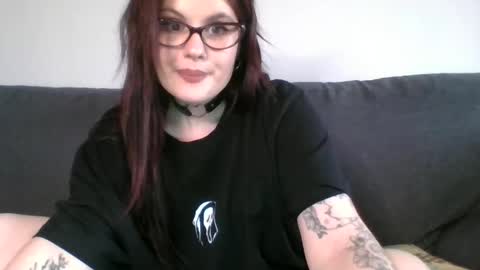 dellacrush_ online show from 02/09/25, 03:34