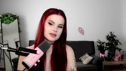 dellacrush_ online show from 09/09/25, 05:45