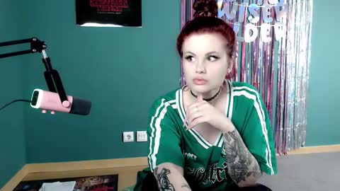 dellacrush_ online show from 10/07/25, 09:50