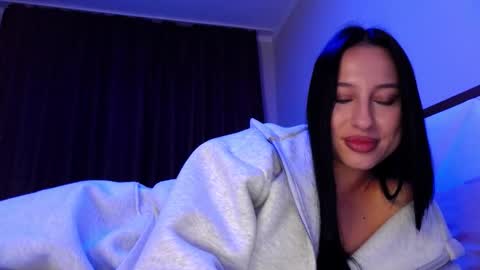 Snapshot of delly_love chatting on 11/01/25, 10:23 delly_love online show from 11/01/25, 10:23