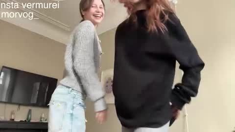 Snapshot of delorathecookie chatting on 10/07/25, 12:24 Delora online show from 10/07/25, 12:24