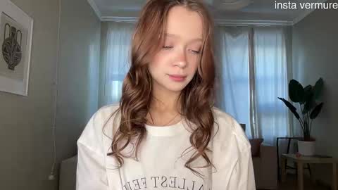 Snapshot of delorathecookie chatting on 10/19/25, 07:09 Delora online show from 10/19/25, 07:09