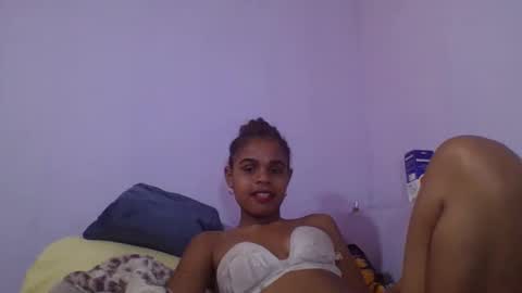 Snapshot of delphineee chatting on 04/13/26, 06:08 delphine online show from 04/13/26, 06:08