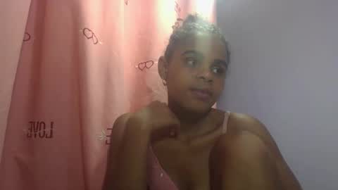Snapshot of delphineee chatting on 04/14/26, 10:21 delphine online show from 04/14/26, 10:21