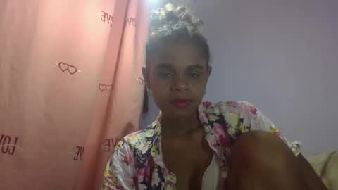 Snapshot of delphineee chatting on 04/16/26, 04:13 delphine online show from 04/16/26, 04:13
