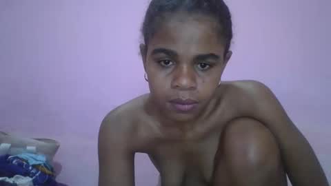 Snapshot of delphineee chatting on 04/21/26, 03:35 delphine online show from 04/21/26, 03:35