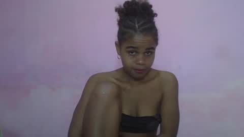 Snapshot of delphineee chatting on 04/25/26, 11:02 delphine online show from 04/25/26, 11:02