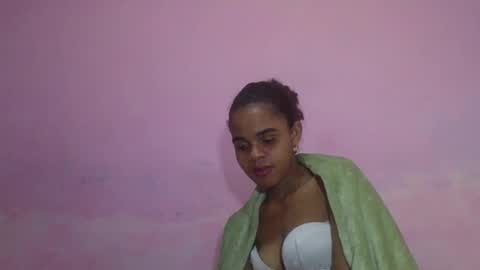 Snapshot of delphineee chatting on 05/05/26, 06:16 delphine online show from 05/05/26, 06:16