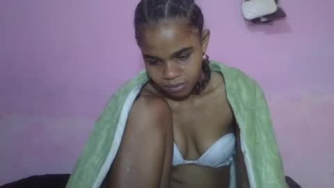 Snapshot of delphineee chatting on 05/08/26, 05:02 delphine online show from 05/08/26, 05:02