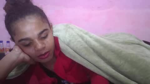Snapshot of delphineee chatting on 05/18/26, 06:25 delphine online show from 05/18/26, 06:25