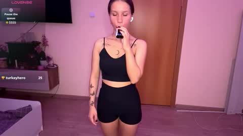 Snapshot of delphineframpton chatting on 10/16/25, 06:36 delphineframpton online show from 10/16/25, 06:36