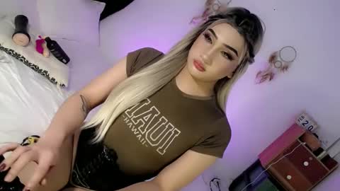 Chesca online show from 02/24/25, 03:42