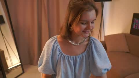 Hi my name is Sari nice to see you in my Room online show from 06/02/26, 06:48